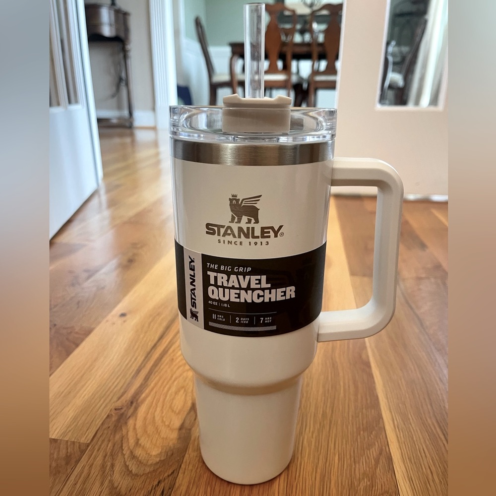 NWT Stanley 40oz Frost Pearlescent Quencher